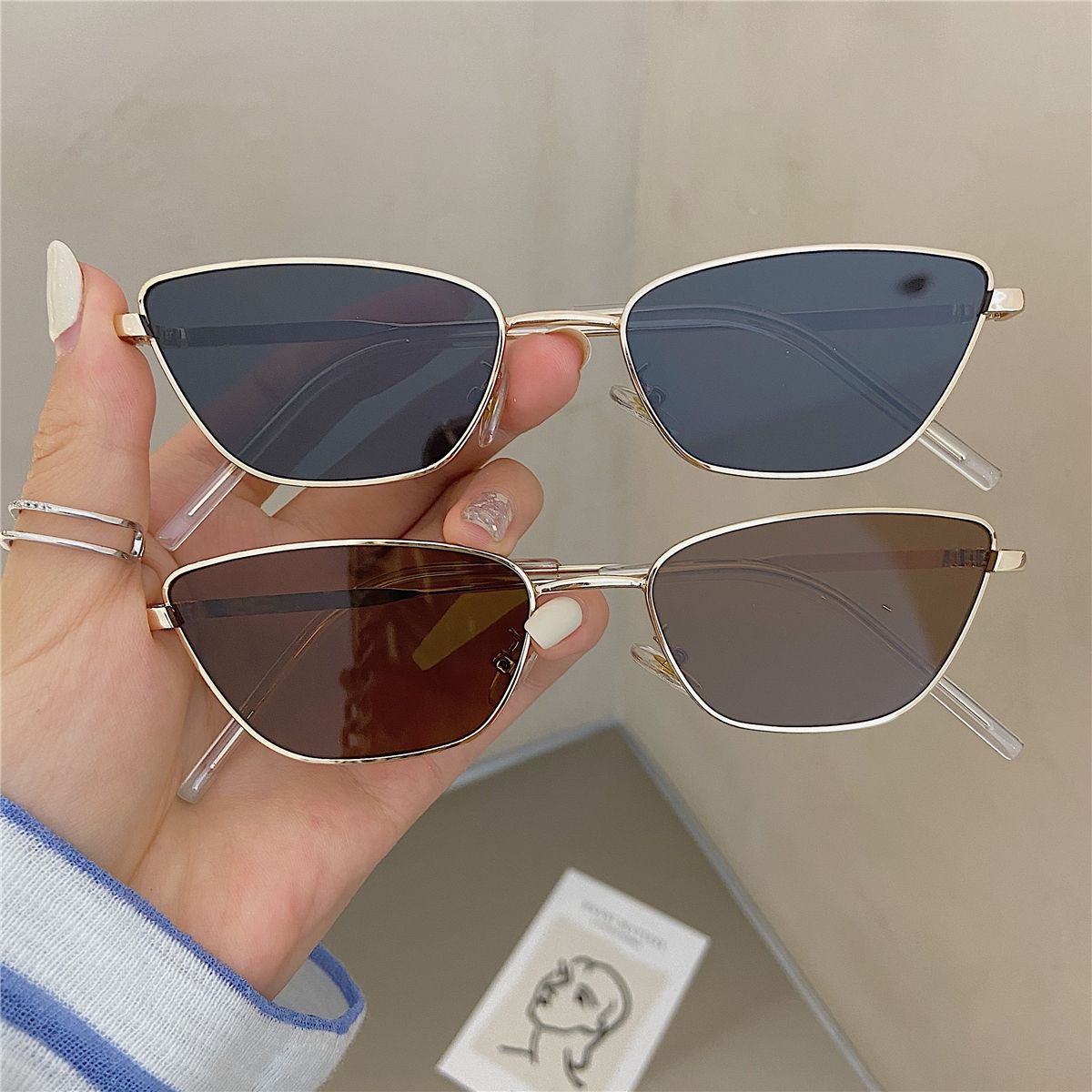 Fashionable Rhombus-Shaped Met - Street Fashion Photography review and price