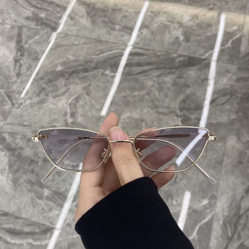 Fashionable Rhombus-Shaped Met - Street Fashion Photography review and price