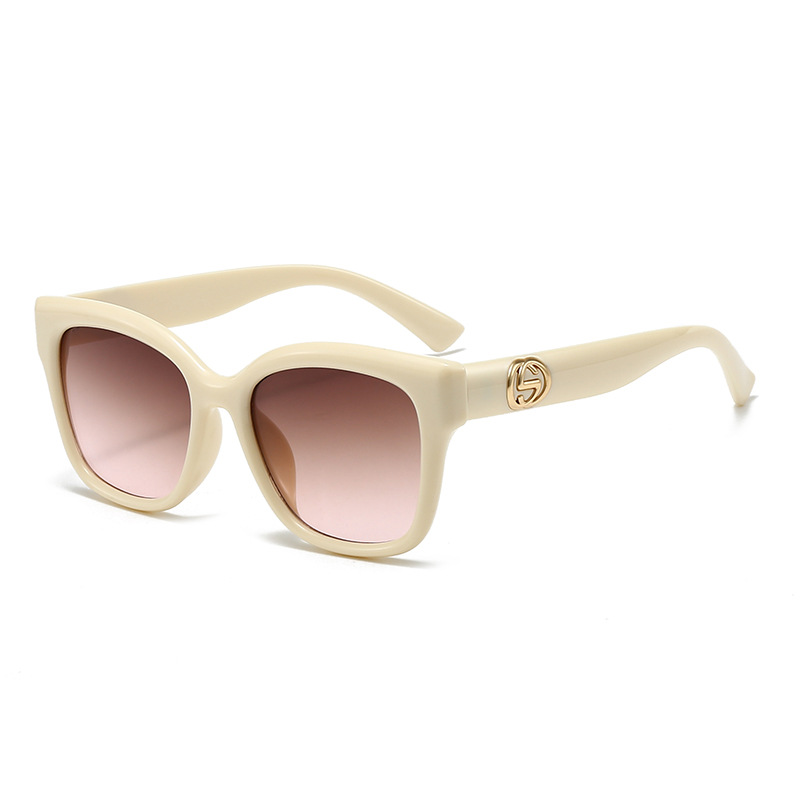 Retro Minimalist Solid Color F - Street Fashion Photography review and price