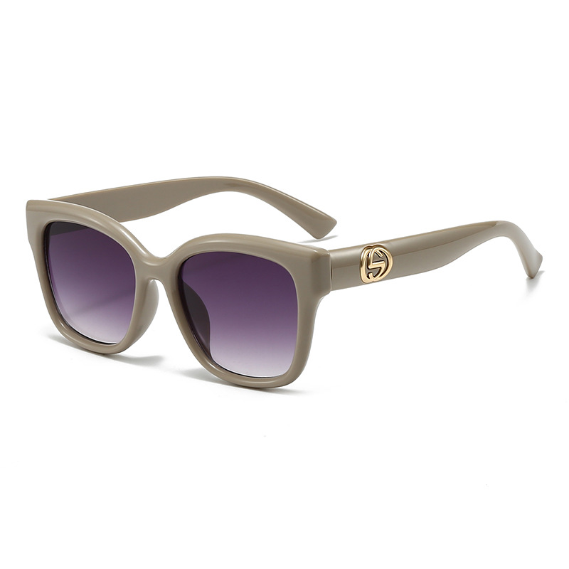 Retro Minimalist Solid Color F - Street Fashion Photography review and price
